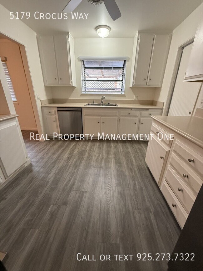 Building Photo - 5179 Crocus Way