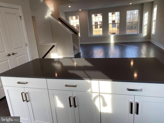 Building Photo - 232 Red Leaf Ln