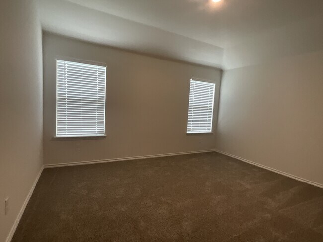 Building Photo - 490 Burnett Trail