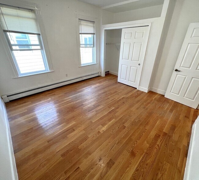 Building Photo - 29 Marney St