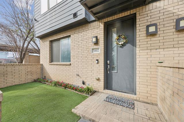 Building Photo - 3002 Zenia Dr