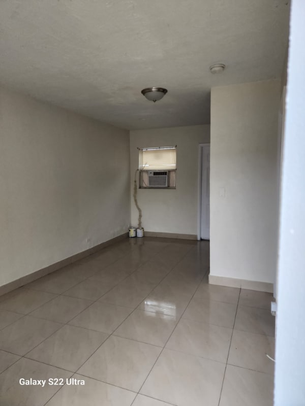 Building Photo - 133 SW 5th Ct