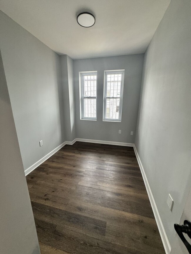 Building Photo - Spacious Rental Property in Baltimore!!