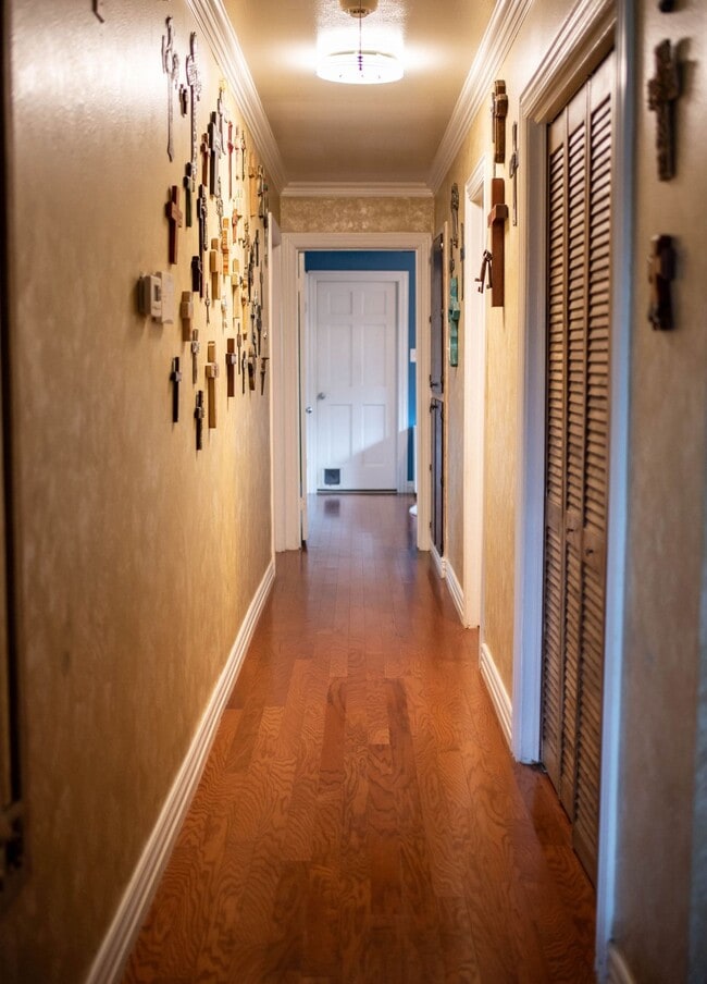 Building Photo - 1911 Shadow Bend Dr