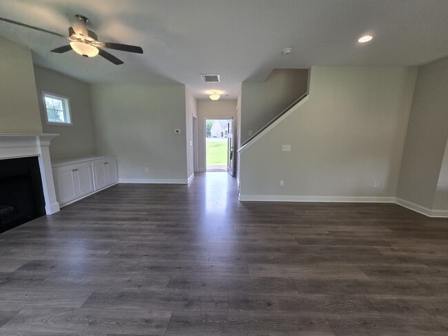 Building Photo - 463 Jackson Pond Dr