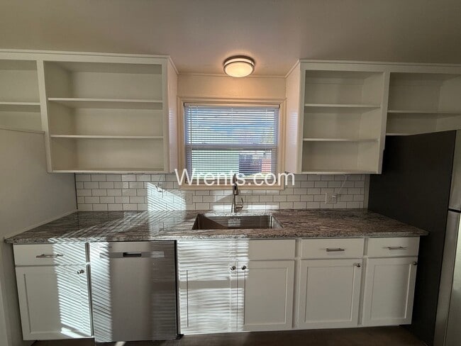 Building Photo - 3 Bedrooms | 1 Bathroom | Rancher with Large Detached Shop