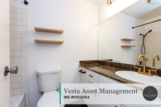 Building Photo - Serene Waterfall View & Resort-Style Ameni...