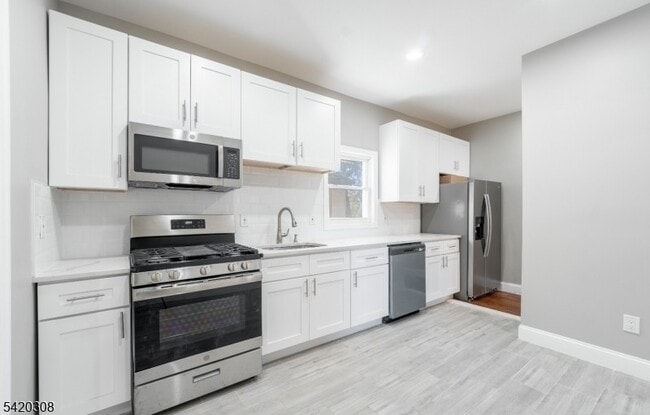 Building Photo - 155 Tichenor Ave