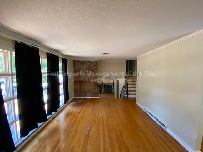 Building Photo - 926 Hilltop Blvd