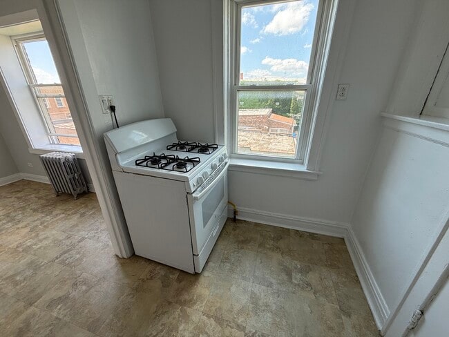 Building Photo - 5912 W 26th St