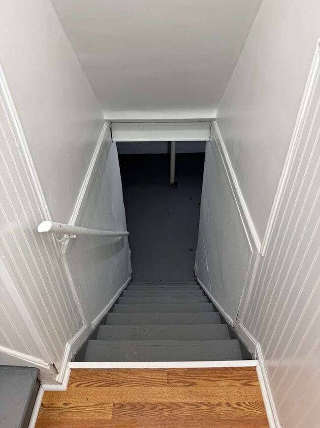 Building Photo - 14274 Kilbourne Ave