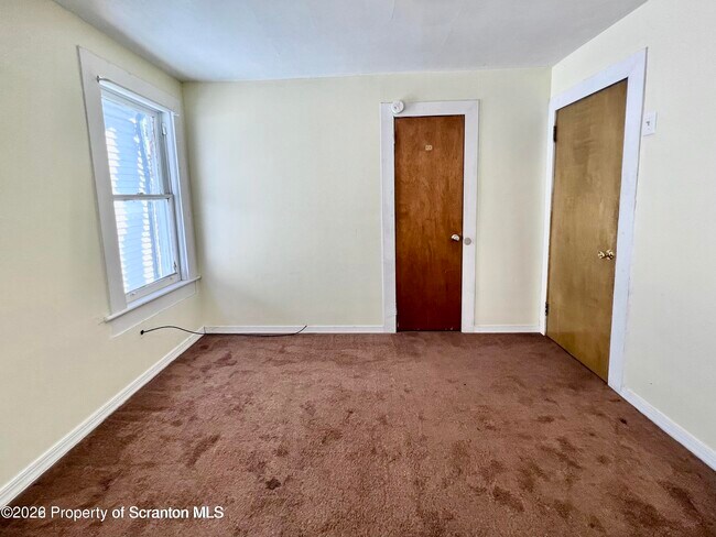 Building Photo - 608 Taylor