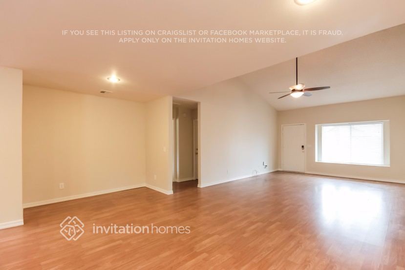 Building Photo - 2551 E Diamond Cir