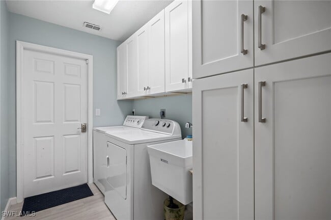 Building Photo - 17611 Marco Island Ln