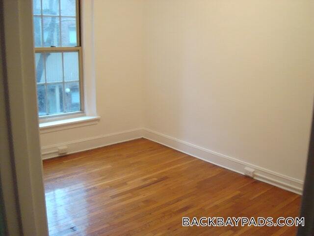 Building Photo - 52 Clearway St