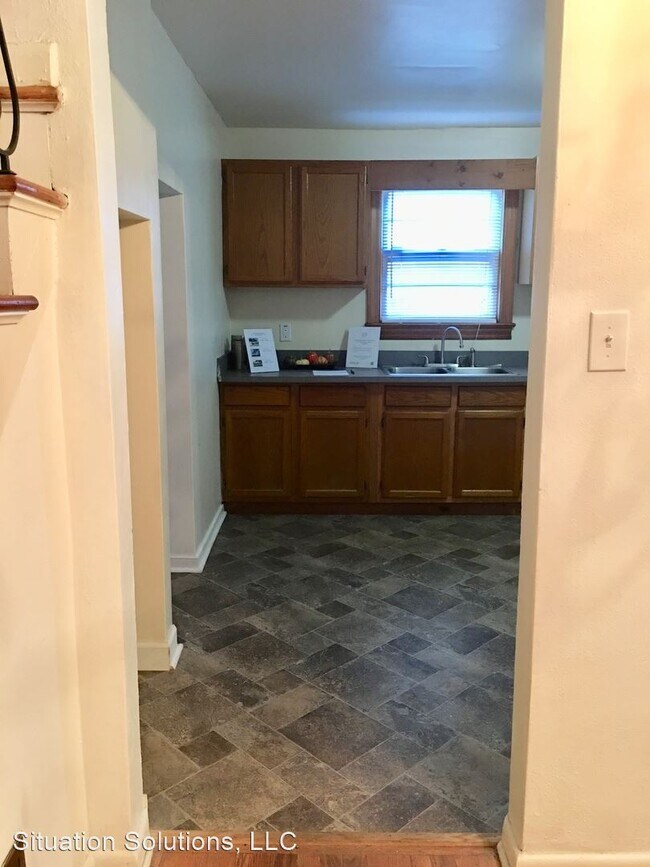 Building Photo - 3 br, 2 bath House - 1033 Georgetown Rd