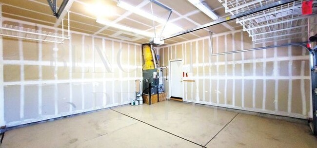Building Photo - Beautiful 3 bedroom 2 bath plus 2 car garage in Damonte Ranch with New Carpet & Paint