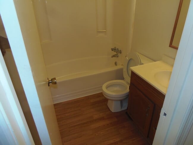 Building Photo - Charming 1 Story Brick Home