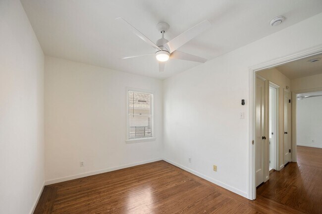 Building Photo - North Berkeley 2 Bedroom Rare Finds!