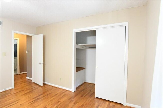 Building Photo - 1604 Briarcliff Rd NE