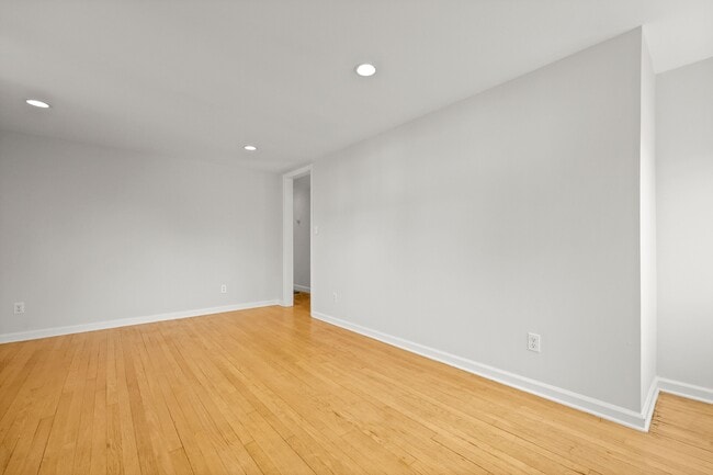 Building Photo - 8 Reynolds Pl