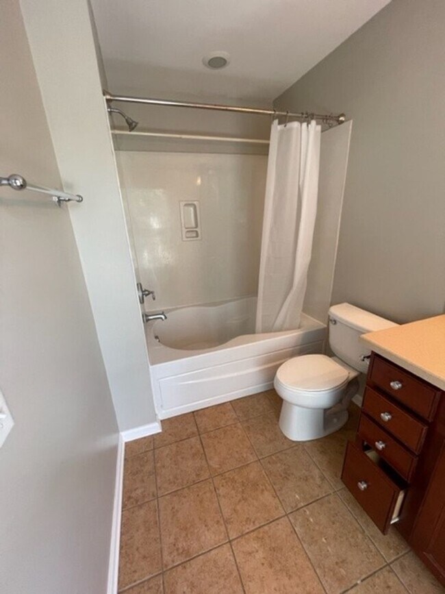 Building Photo - Beautiful 4 beds 3.5 baths in Baxter Village