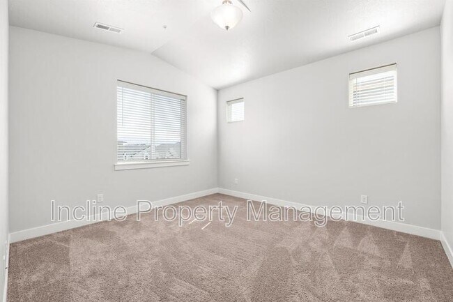Building Photo - 359 W 785 N