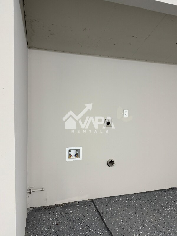 Building Photo - 4938 Bernadine Dr