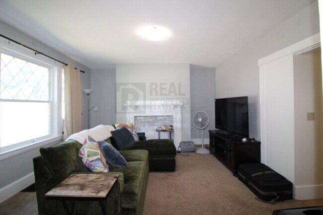 Building Photo - 47 High St