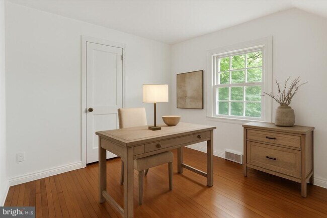 Building Photo - 433 Haverford Rd