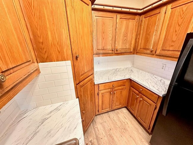 Building Photo - 402 W 44th St