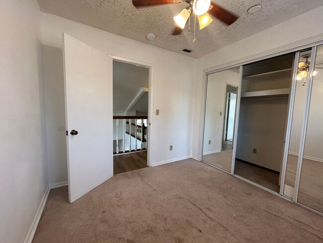 Building Photo - 5055 Pearblossom Dr