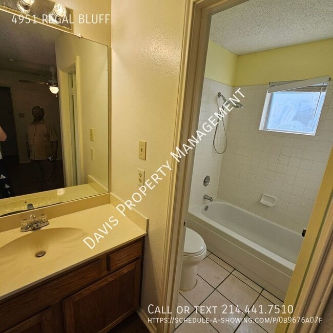 Building Photo - 4951 Regal Bluff