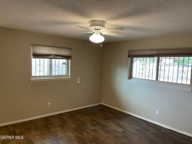 Building Photo - 9220 Lait Dr