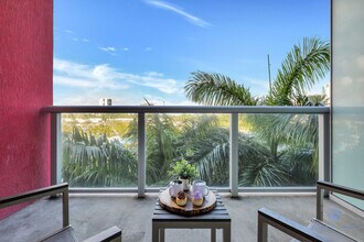 Building Photo - 2602 E Hallandale Beach Blvd