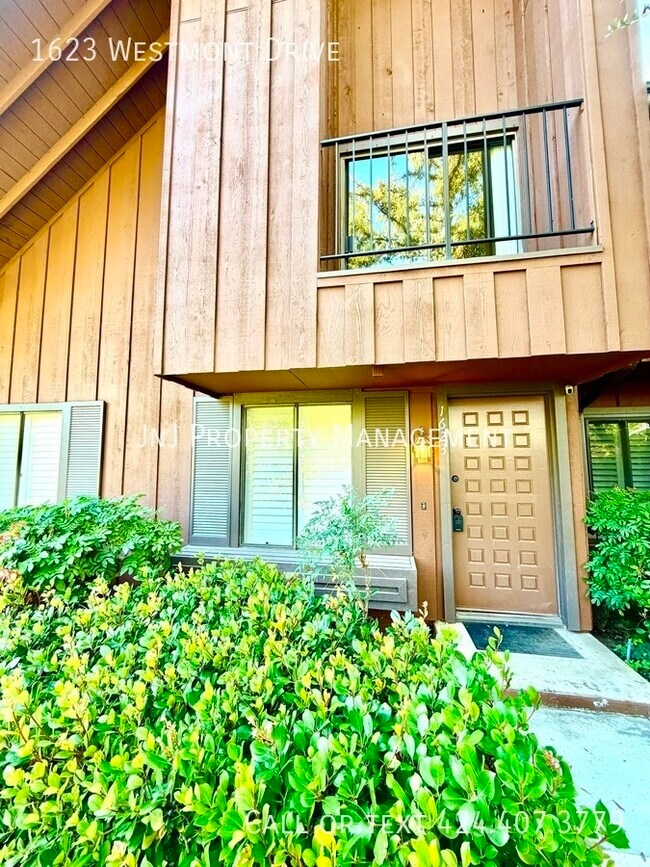 Building Photo - 1623 Westmont Dr