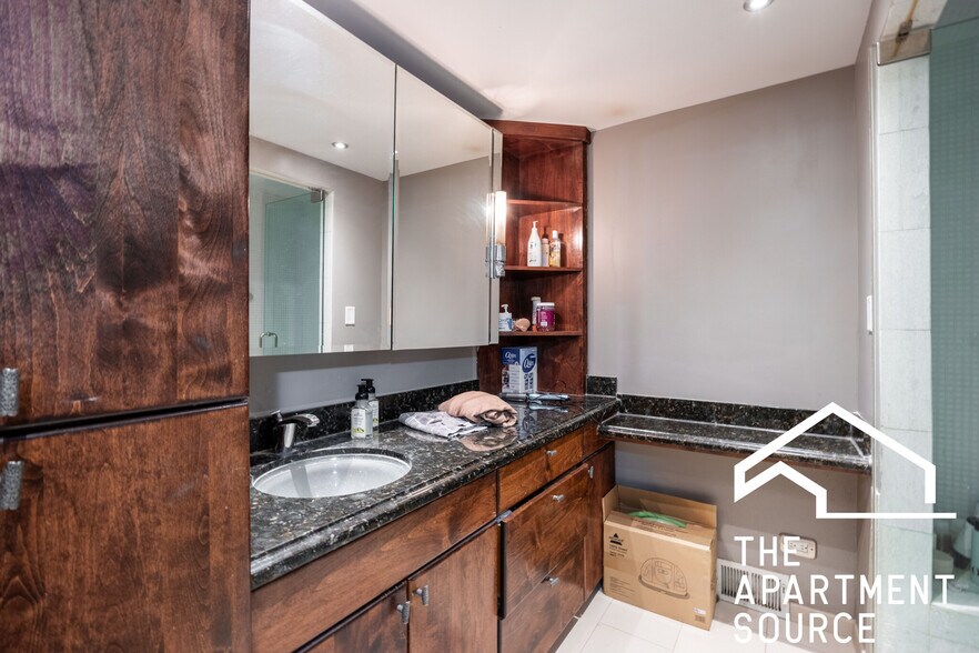 Building Photo - 1808 W Grand Ave