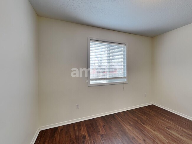 Building Photo - 1754 W Oakley Way