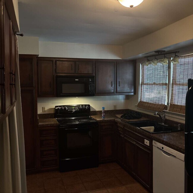 Building Photo - 141 Alumni Ave