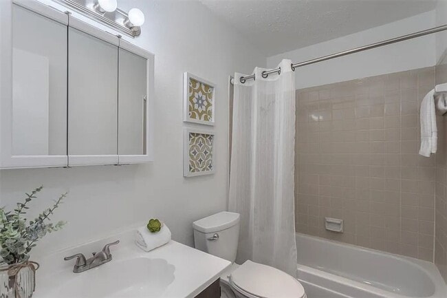 Building Photo - 3806 Cortadera Ct