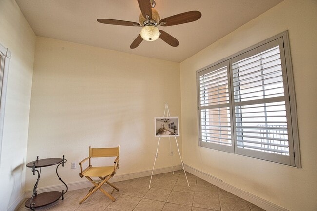 Building Photo - Annual Unfurnished 2 Bedroom 2 Bathroom with a Flex Room in The Waterfront on Venice Island!