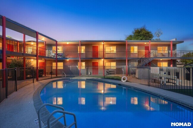 Building Photo - 6502 N 17th Ave