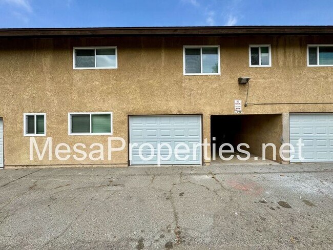 Building Photo - 1749 E Fairfield Ct