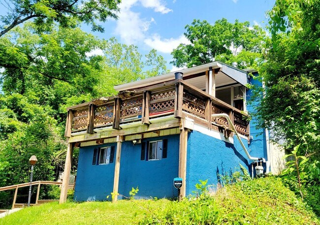 Building Photo - House - 2 Bedroom - Close to Downtown/WVU ...