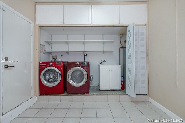 Building Photo - 15438 SW 23rd Ln