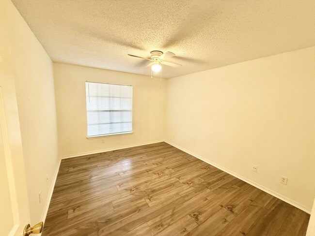 Building Photo - 1051 S Hiawassee Rd