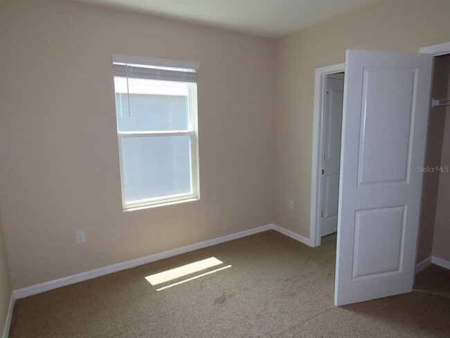 Building Photo - 8725 Daydream St