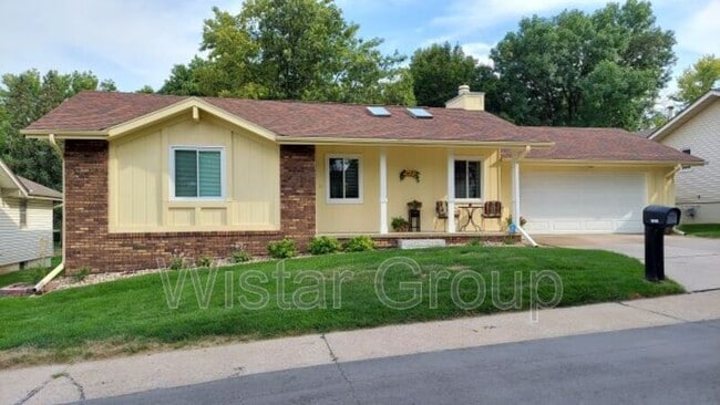 Primary Photo - 16105 Arbor Ct