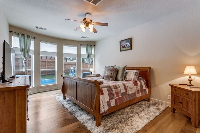 Building Photo - GORGEOUS HOME IN BELTERRA WITH SPARKLING POOL & SERVICE INCLUDED