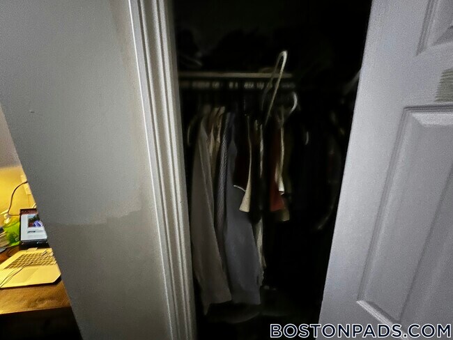 Building Photo - 12 Shepherd Ave